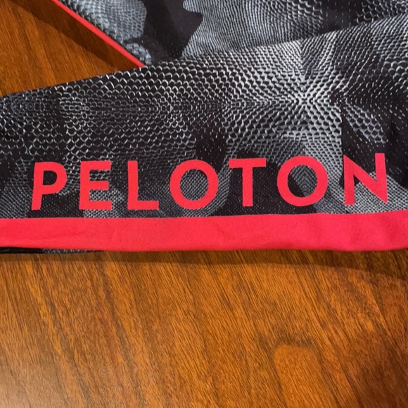 🚴Peloton leggings: WITH wear it to heart - Picture 2 of 7